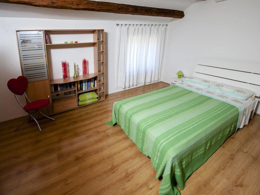 Holiday Apartment Daria 20 ロヴィニ エクステリア 写真